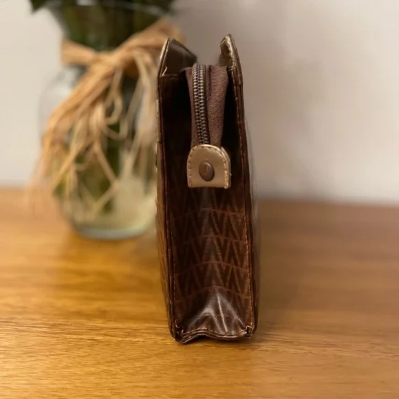 VALENTINO Brown Vintage Logo Bag 💯 AUTHENTIC - Picture 9 of 15